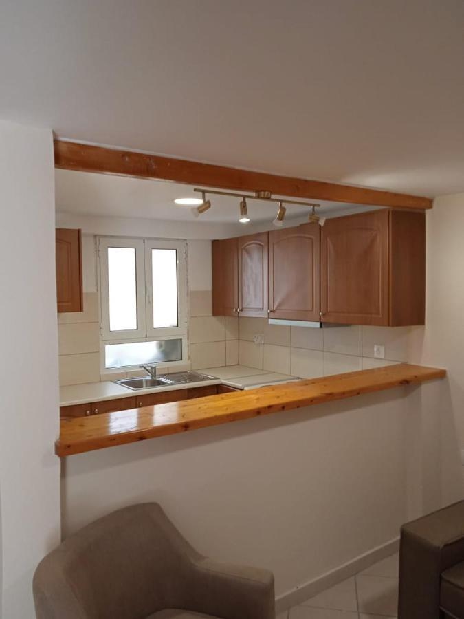 Telis Apartment