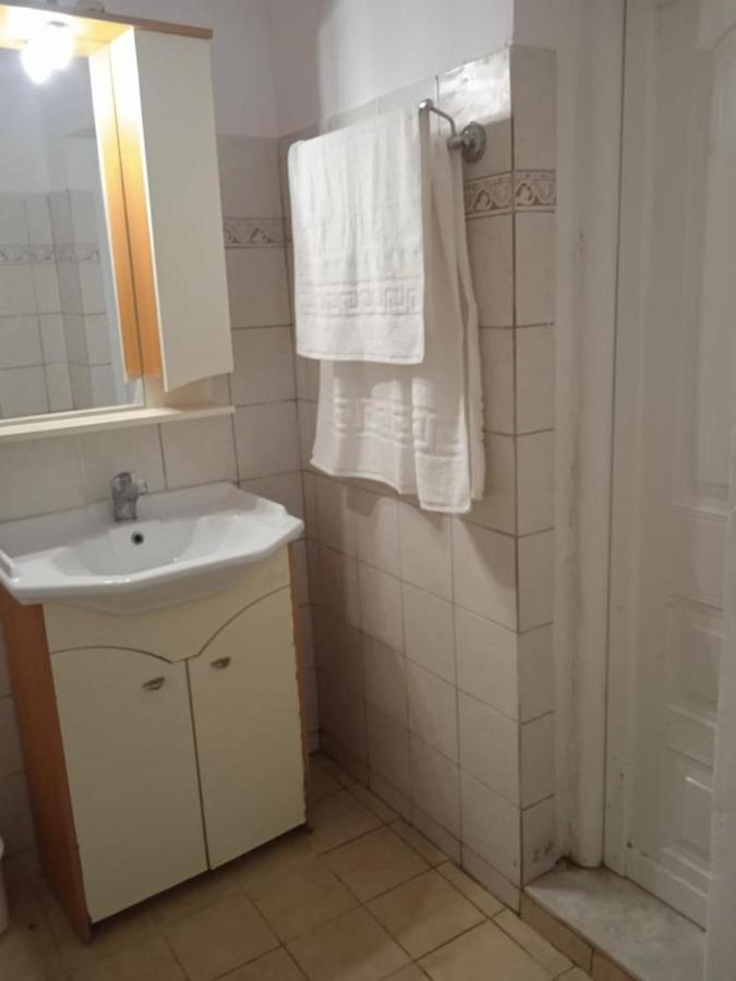 Telis Apartment *